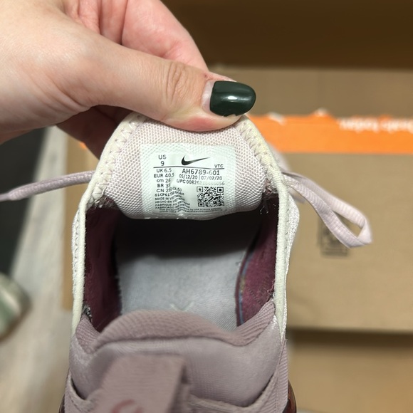 Nike Air Max 270 - Picture 3 of 5